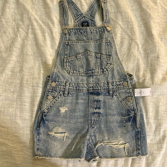 Gap Kids Girls Shortalls - Overall Shorts - light denim - distressed - NWT - Picture 1 of 4